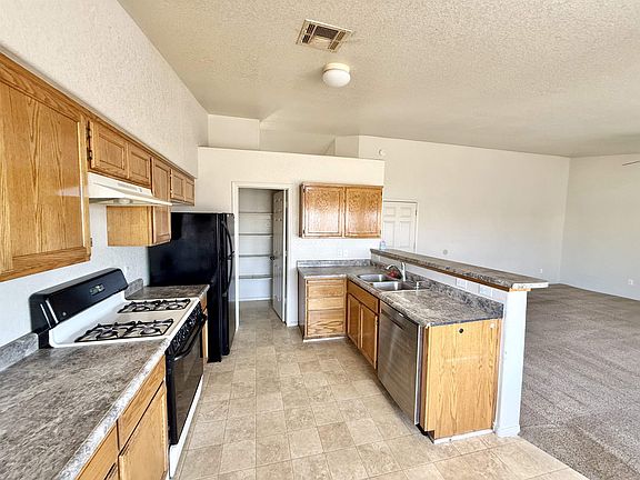 5th image of 6263 E 42nd St