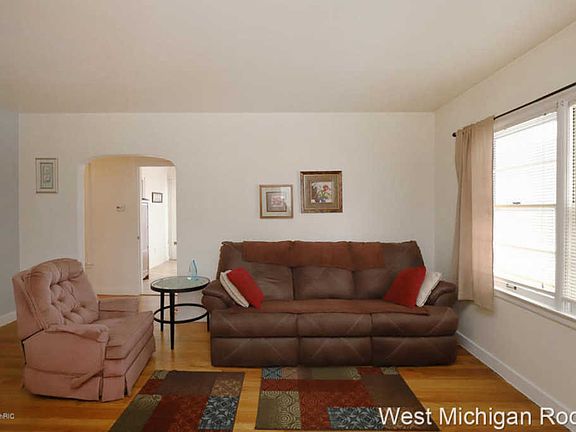 5th image of 1541 Montague Ave