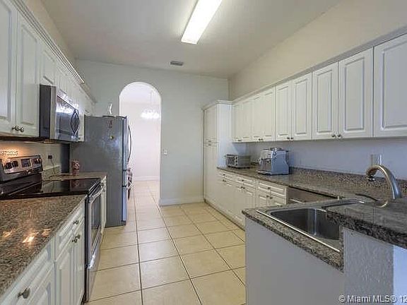 2nd image of 1960 SE 23rd Ave #0