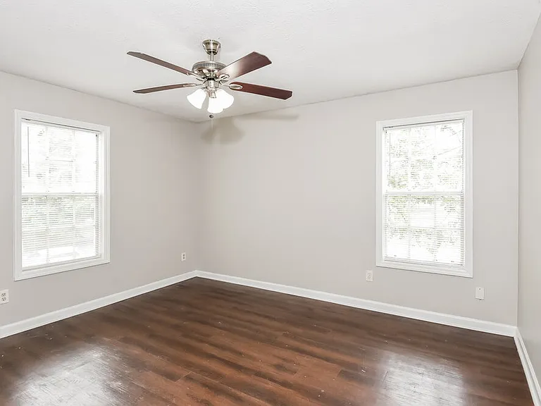 2985 Valley View Cir — Photo 11