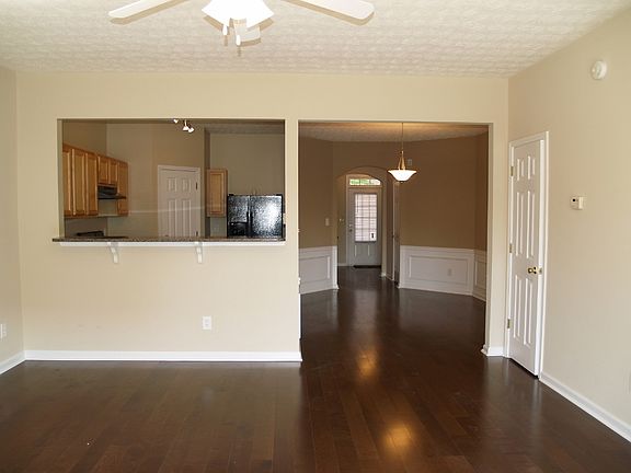 3rd image of 2250 Grovemont Dr