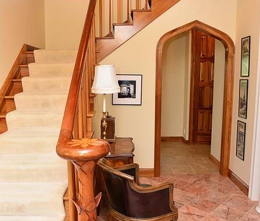 4th image of 2159 Larch Dr
