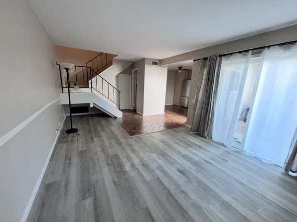 2563 Harbor Blvd APT 1, Ventura, CA 93001