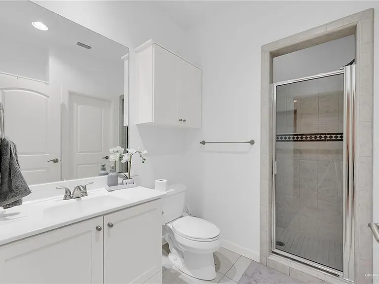612 E Thornhill Ave — Photo 8