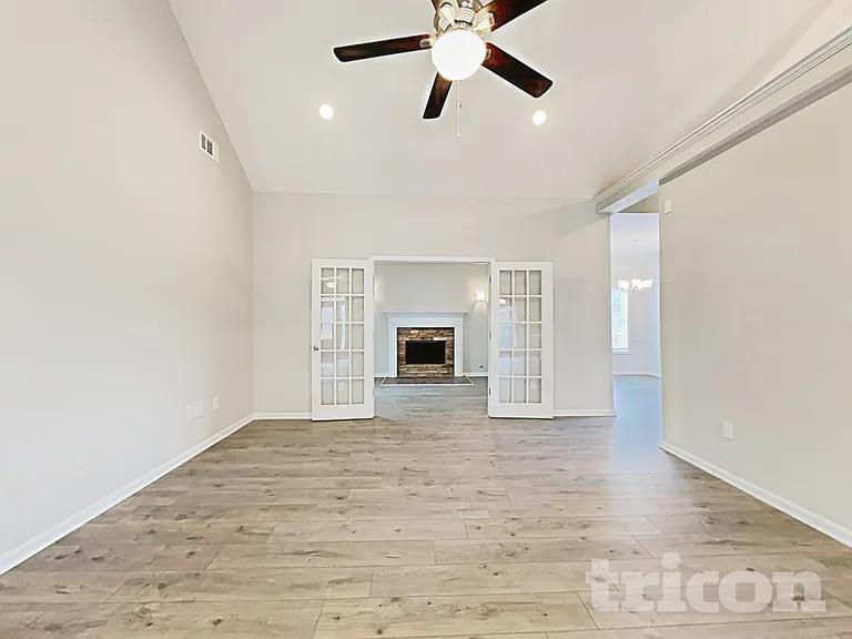 295 Wisteria Blvd — Photo 3