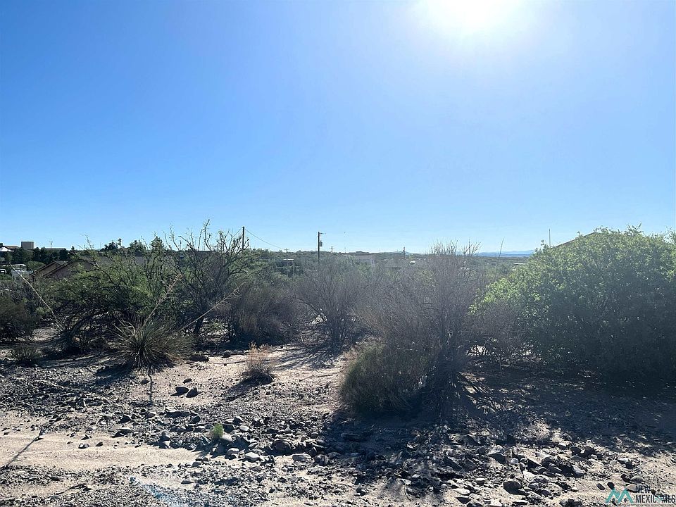2nd image of 1003 Skyline Dr