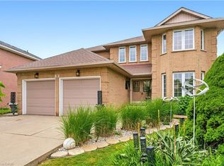 9 Sugarberry Ct, Hamilton, ON L8E5E6