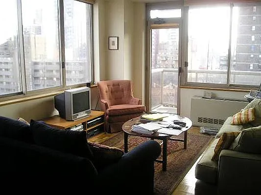 Rented by Living Quest Real Estate Inc. | media 22