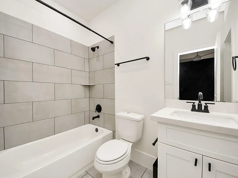 901 Lehman St #D — Photo 32