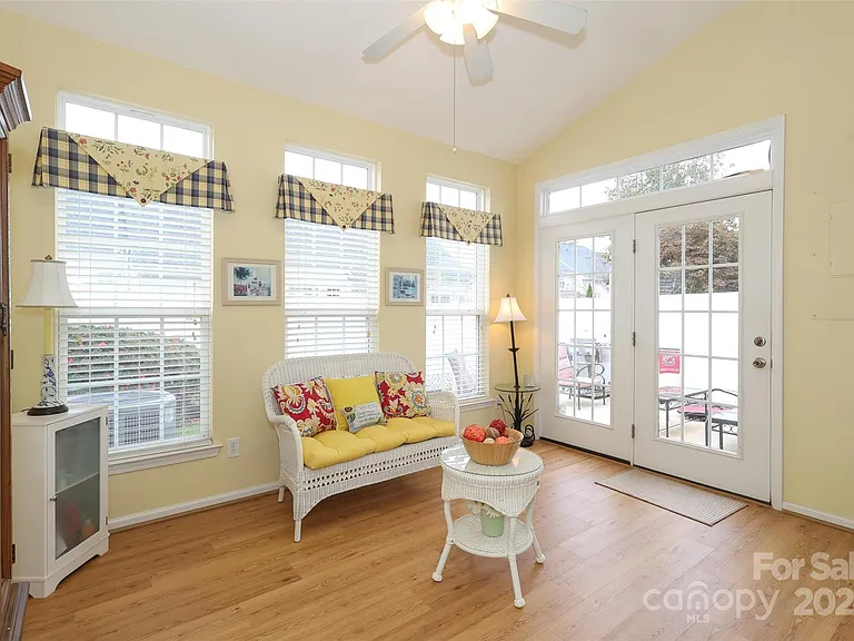 Horizon Cir — Photo 5