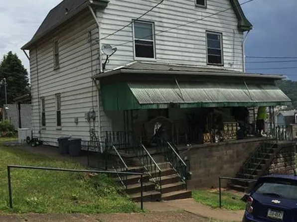 208-210 Short St, Pitcairn, PA 15140