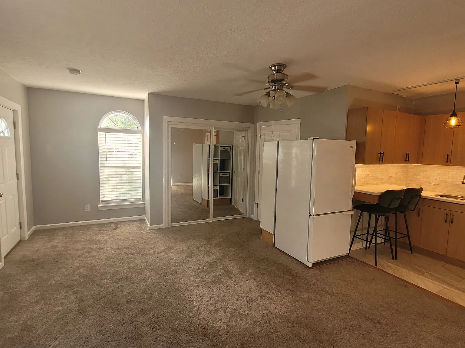 Studio, 400 sqft, $1,000 — Photo 4
