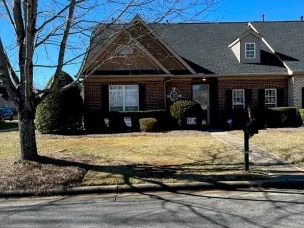 5824 Landon Dr, Pfafftown, NC 27040