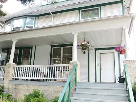 Steps to front porch of rental property