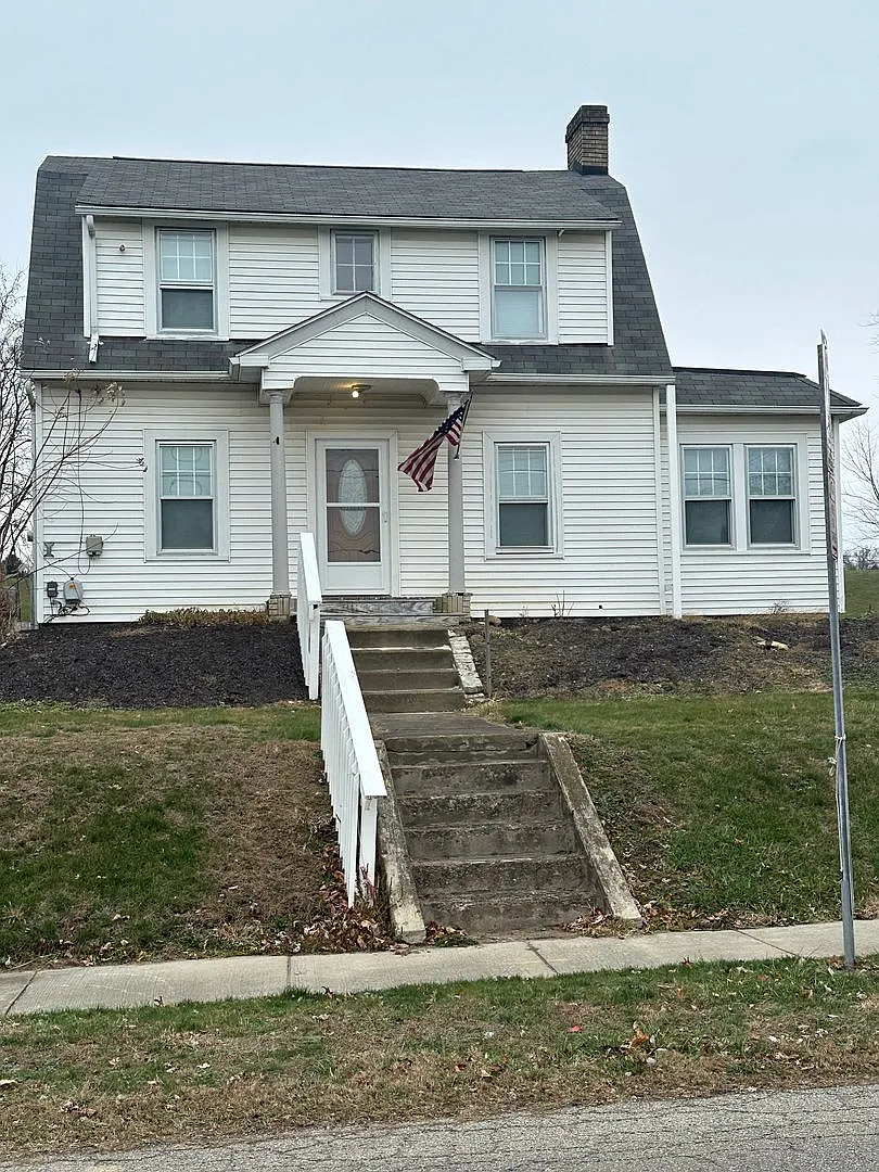 Three bedroom single-family home — Photo 1