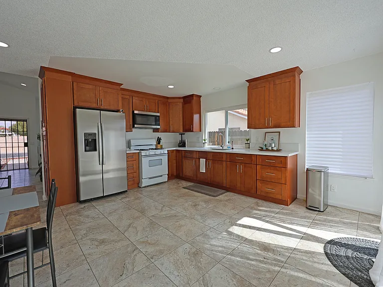 24939 Fay Ave — Photo 7