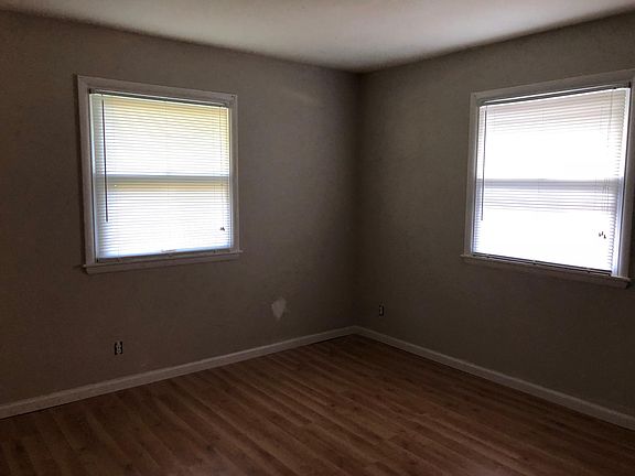 5th image of 4212 N Lancaster Dr