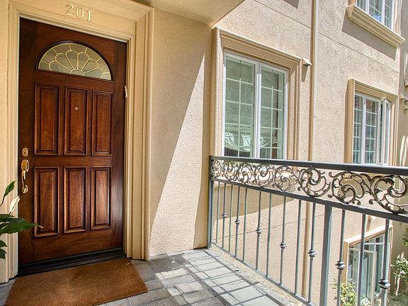 5th image of 153 N San Mateo Dr APT 201