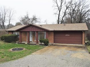 204 Hillwood Dr, Belleville, IL 62223