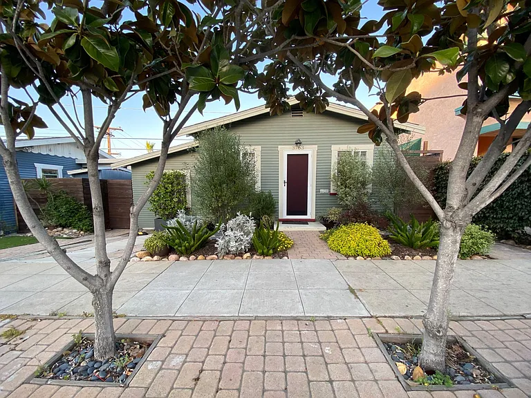 1 Parking space in driveway.