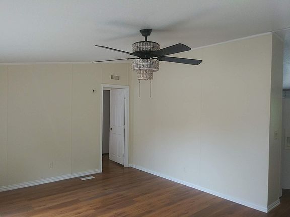 3rd image of 30 Edgemere Ct