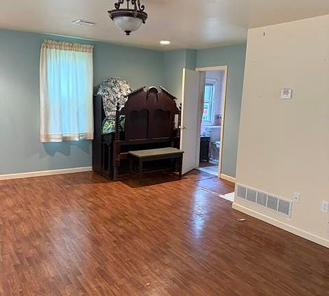 5th image of 336 S 12th St
