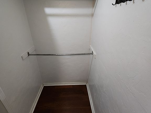 5th image of 917 E Beverly St