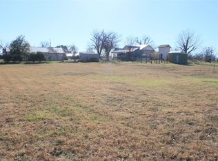 W Dallas St, Llano, TX 78643