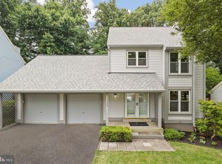 10006 Beacon Pond Ln, Burke, VA 22015