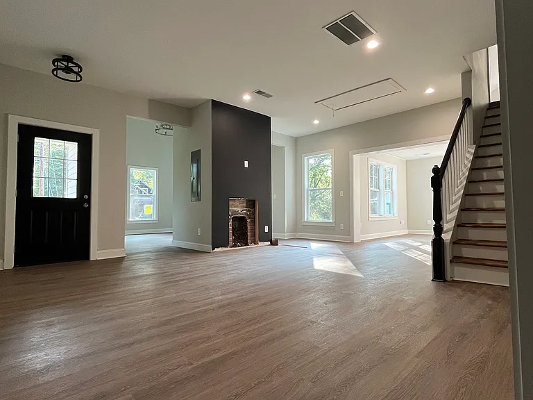 203 Covington St — Photo 9
