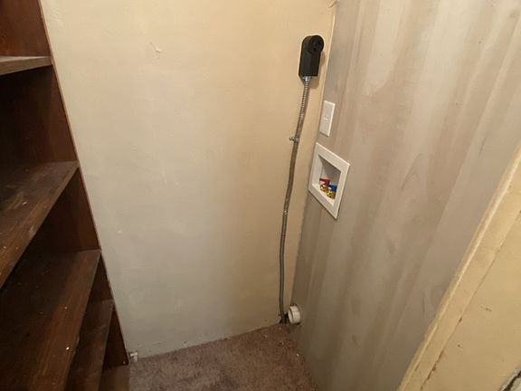 2nd image of 1208 Oakgrove Ave