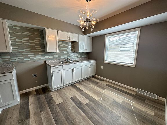 4th image of 5938-5940 N 61st St #5938