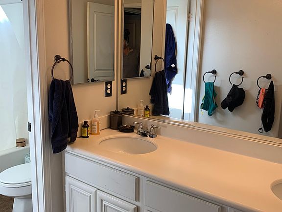 2-room Bathroom. Person sink (on the right)