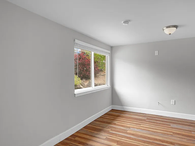 1021 NE 175th St — Photo 31