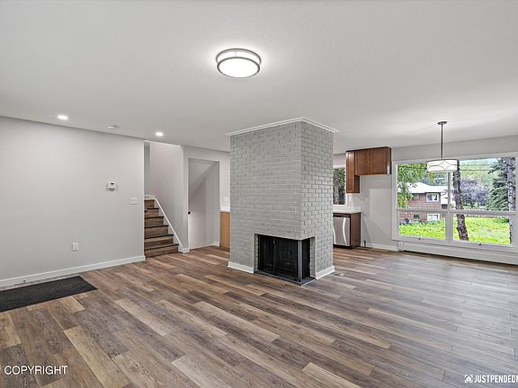 4th image of 1101 Southampton Dr
