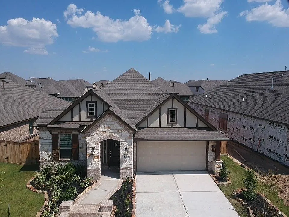 4 bed, 2185 sqft, $2,795 — Photo 2