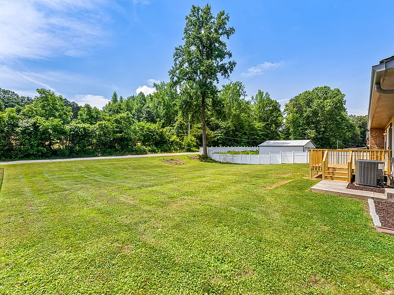 105 Meadowlark Dr — Photo 35