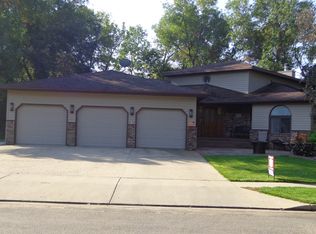 811 Augsburg Ave, Bismarck, ND 58504