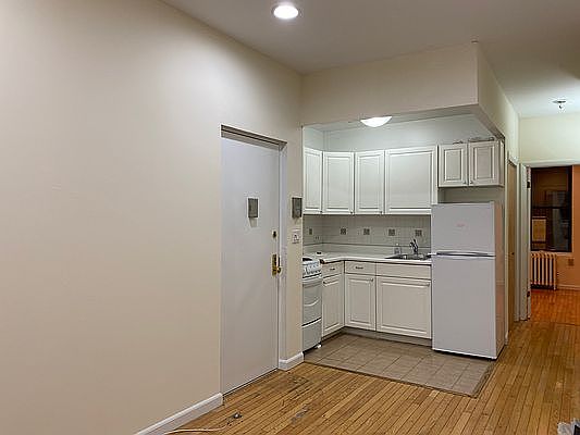 2nd image of 69 1st Ave APT 2