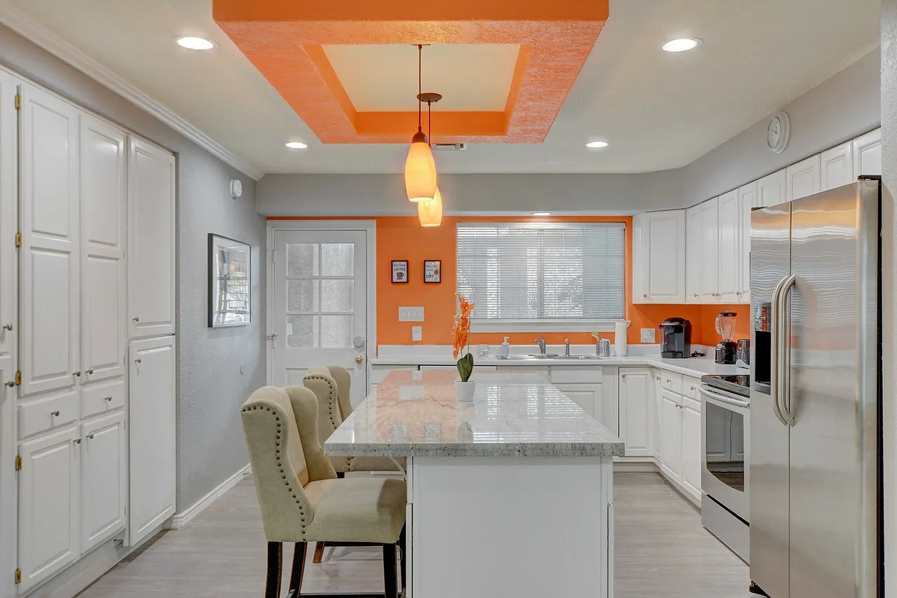 4 Bdrm 2 Bath — Photo 3