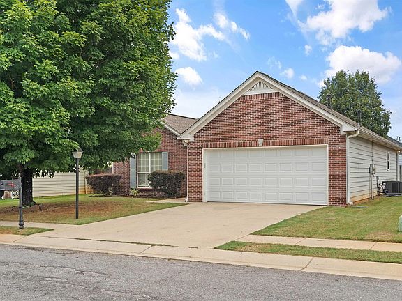 2nd image of 2041 Edgewood Dr