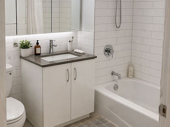 5th image of 326 E 4th St #1C