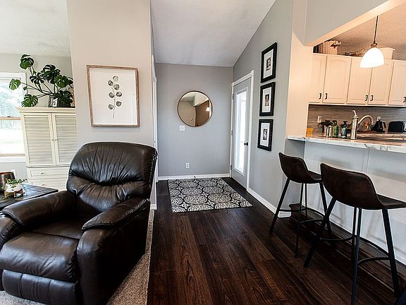 3rd image of 1012 Blankenhorn St