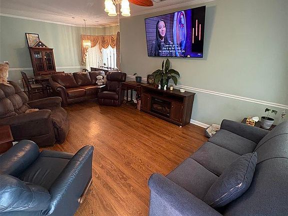 4th image of 1011 Squires Point Ln