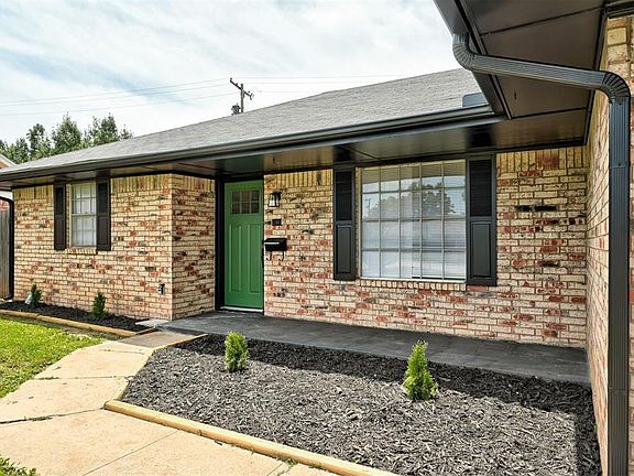 3rd image of 1608 Ashley Dr