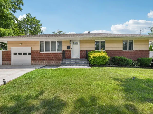 156 Wicks Road, Commack, NY 11725