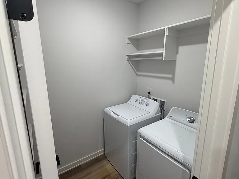 513 W Dallas St — Photo 13