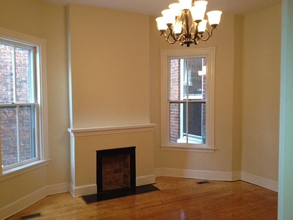 2nd image of 1632 W Grace St