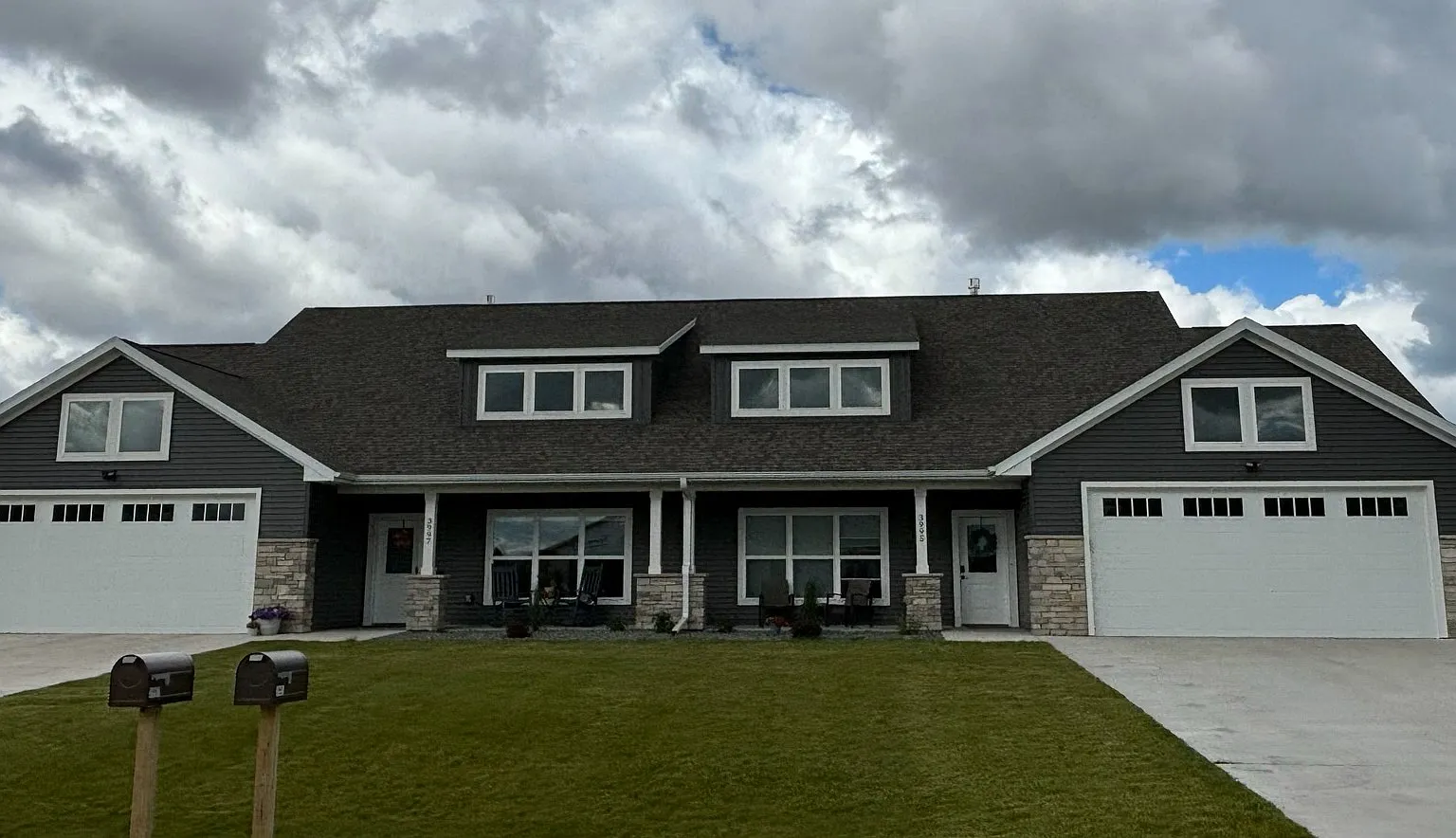 4 bed, 2600 sqft, $2,500 — Photo 1