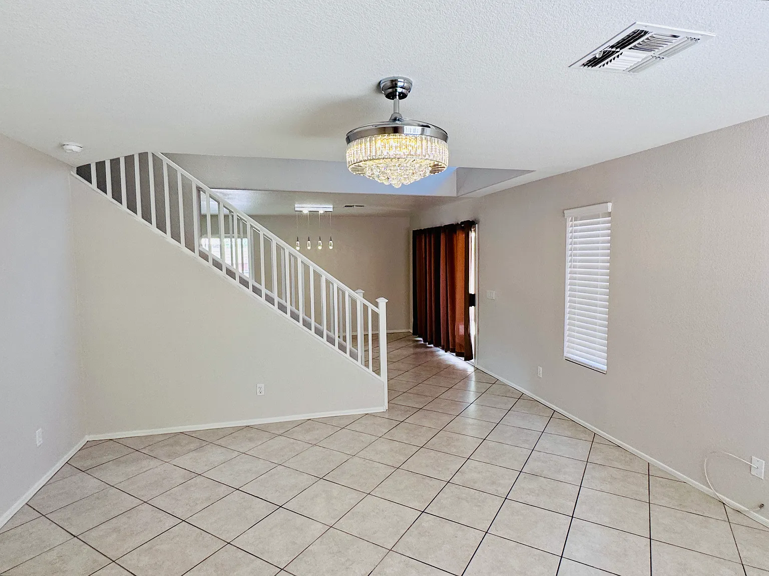 3 bed, 2.5 bath, 1583 sqft, $2,300 — Photo 4